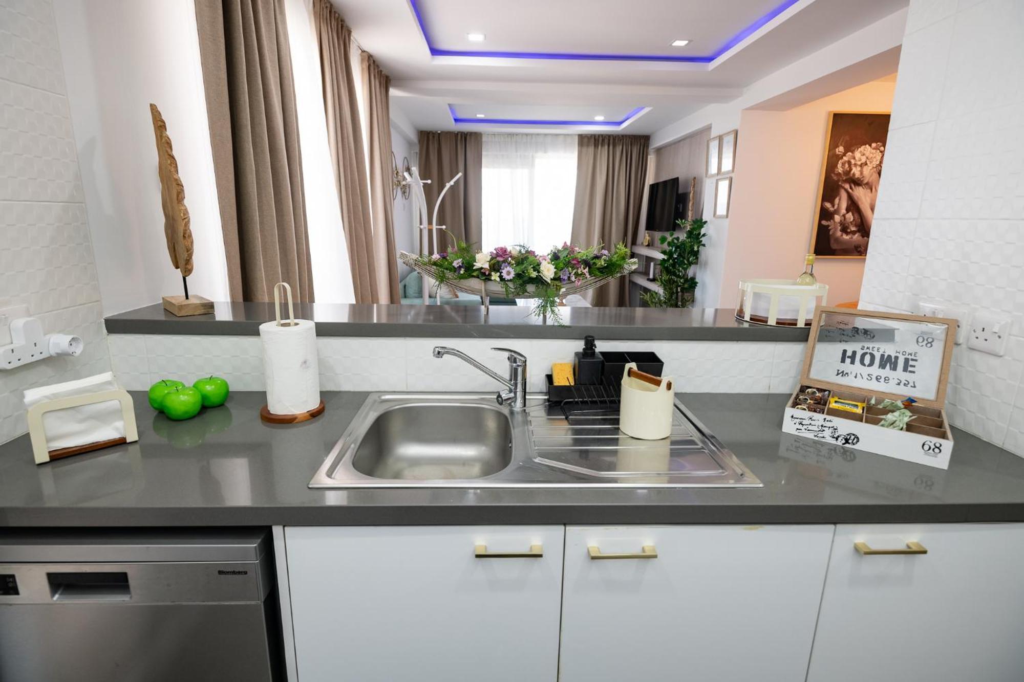 Lazuli Beachfront Sea View Ap144 Larnaca Dış mekan fotoğraf